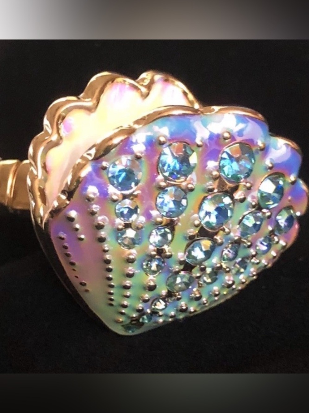 New Betsey Johnson Gold-Tone Pearl Shell stretch Ring with Aqua Crystals - Picture 9 of 16